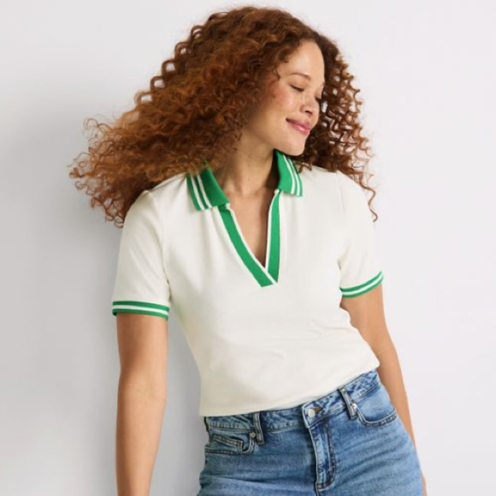 Lands’ End Petite Medium polo — like new.